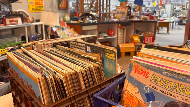 sc place bus hz1 center sports antiques 4 768x432