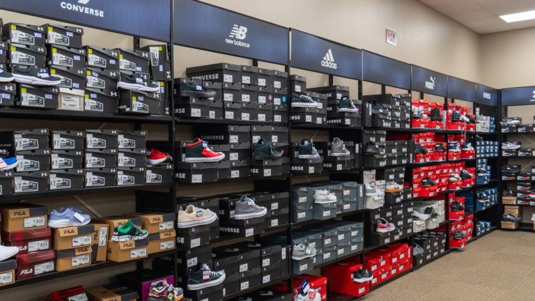 sc place bus hz1 shoe sensation 1 768x432