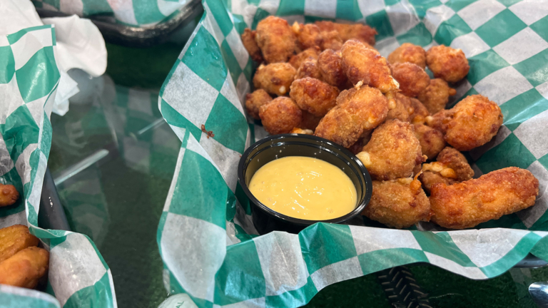 sc place bus hz1 rjs indoor golf 4 768x432