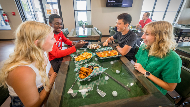 sc place bus hz1 rjs indoor golf 7 768x432